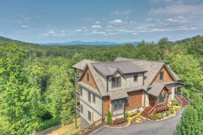 A Cut Above | North Georgia Mountain Home - Blue Ridge, Georgia