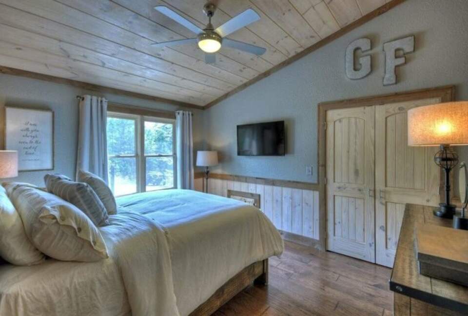 A Cut Above | North Georgia Mountain Home - Blue Ridge, Georgia