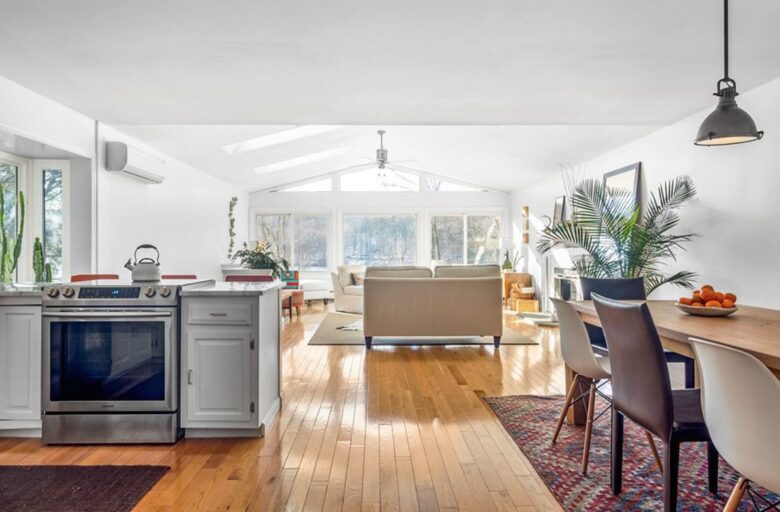 Catskills Lakefront Getaway - Monticello, New York