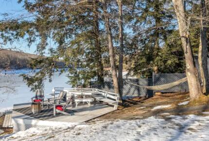 Catskills Lakefront Getaway - Monticello, New York