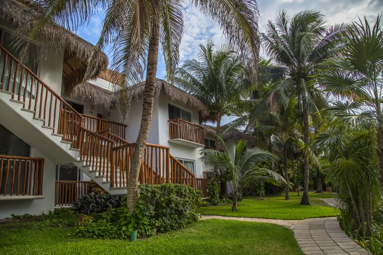 Las Villas Akumal - 3 Bedroom Oceanfront - Tulum, Mexico