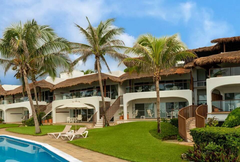 Las Villas Akumal - 3 Bedroom Oceanfront - Tulum, Mexico