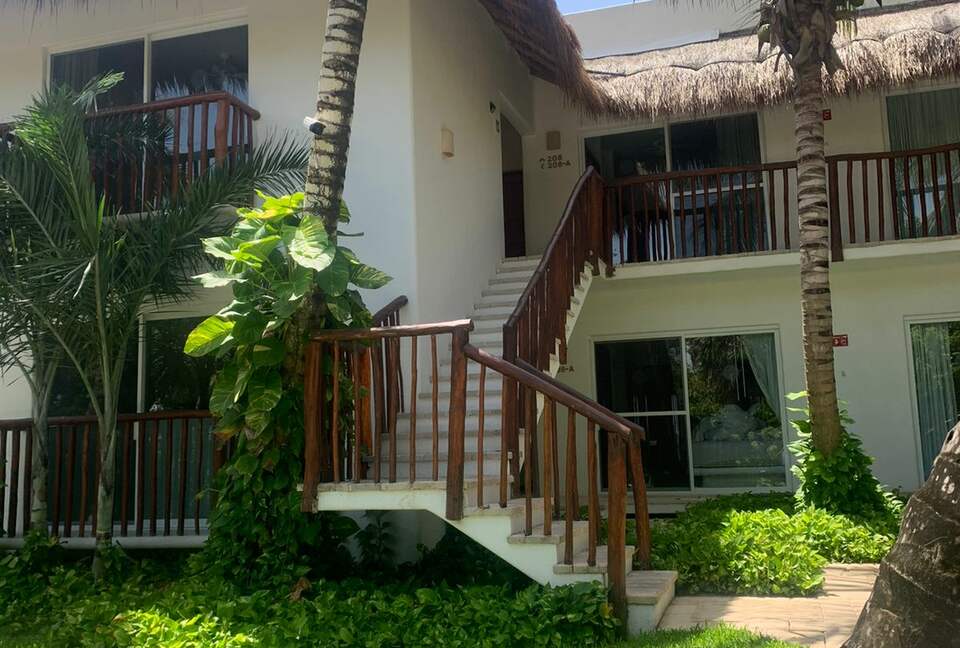 Las Villas Akumal - 3 Bedroom Oceanfront - Tulum, Mexico