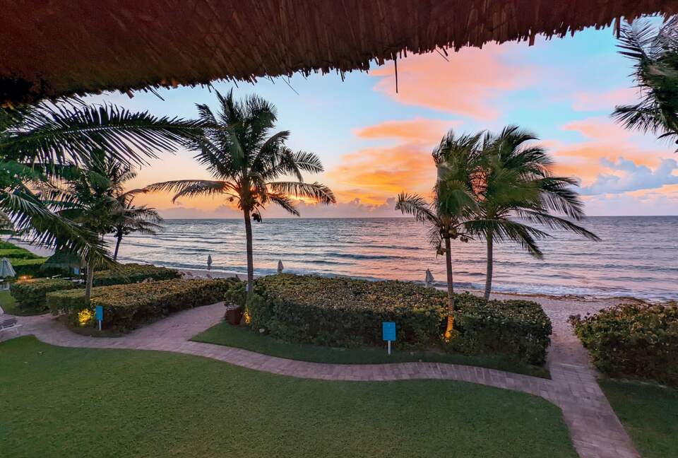 Las Villas Akumal - 3 Bedroom Oceanfront - Tulum, Mexico