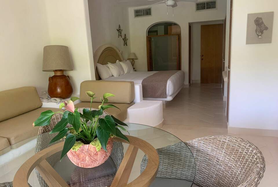 Las Villas Akumal - 3 Bedroom Oceanfront - Tulum, Mexico