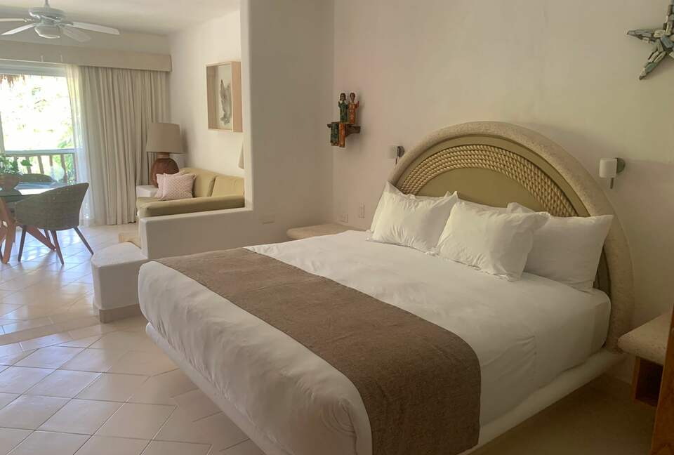 Las Villas Akumal - 3 Bedroom Oceanfront - Tulum, Mexico