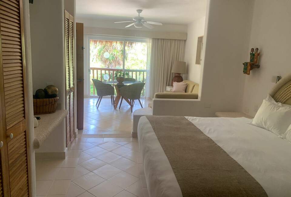 Las Villas Akumal - 3 Bedroom Oceanfront - Tulum, Mexico