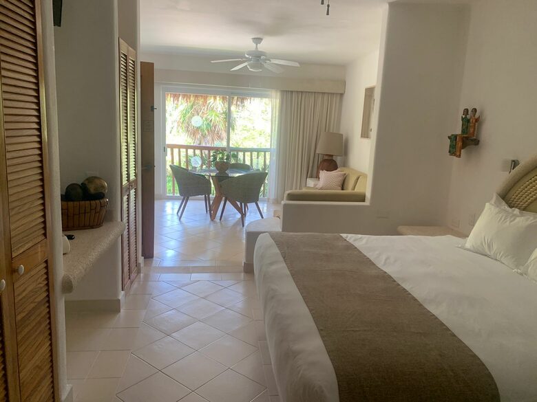 Las Villas Akumal - 3 Bedroom Oceanfront - Tulum, Mexico