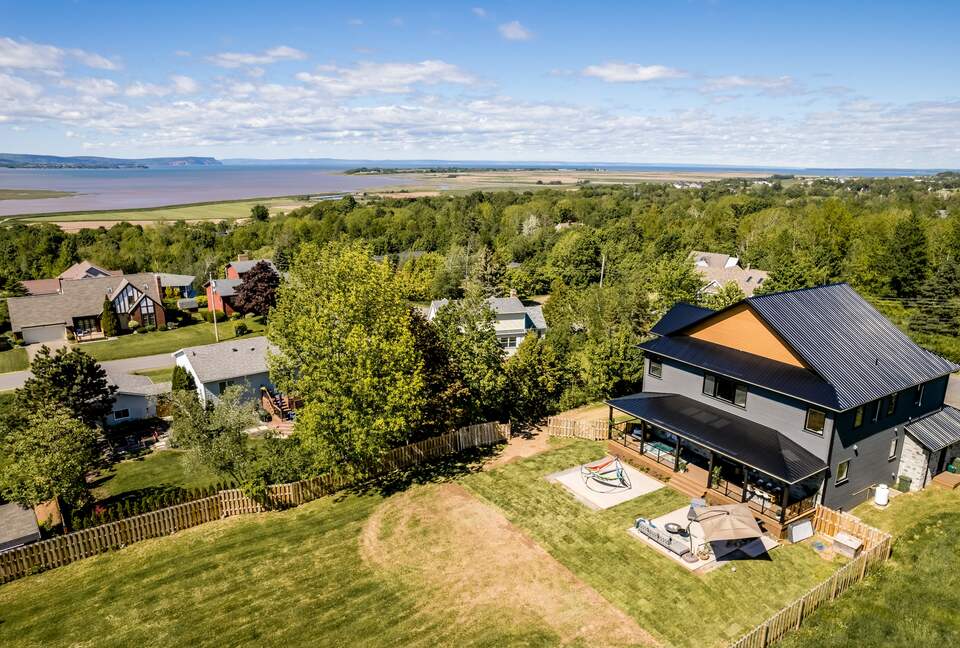 Orchard Villa Retreat - Wolfville, Canada