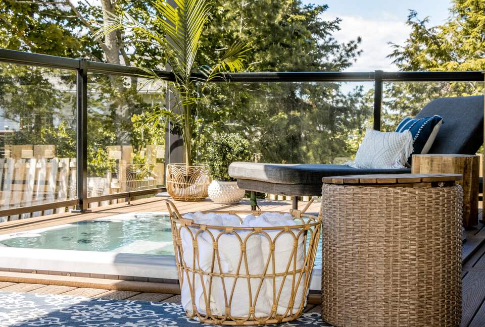 Orchard Villa Retreat - Wolfville, Canada