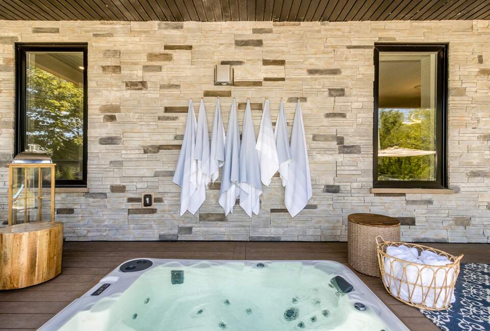 Orchard Villa Retreat - Wolfville, Canada