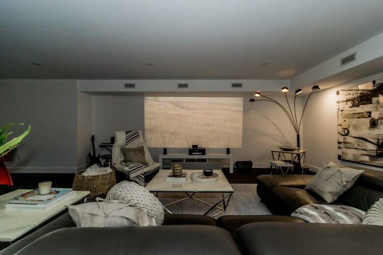 Orchard Villa Retreat - Wolfville, Canada