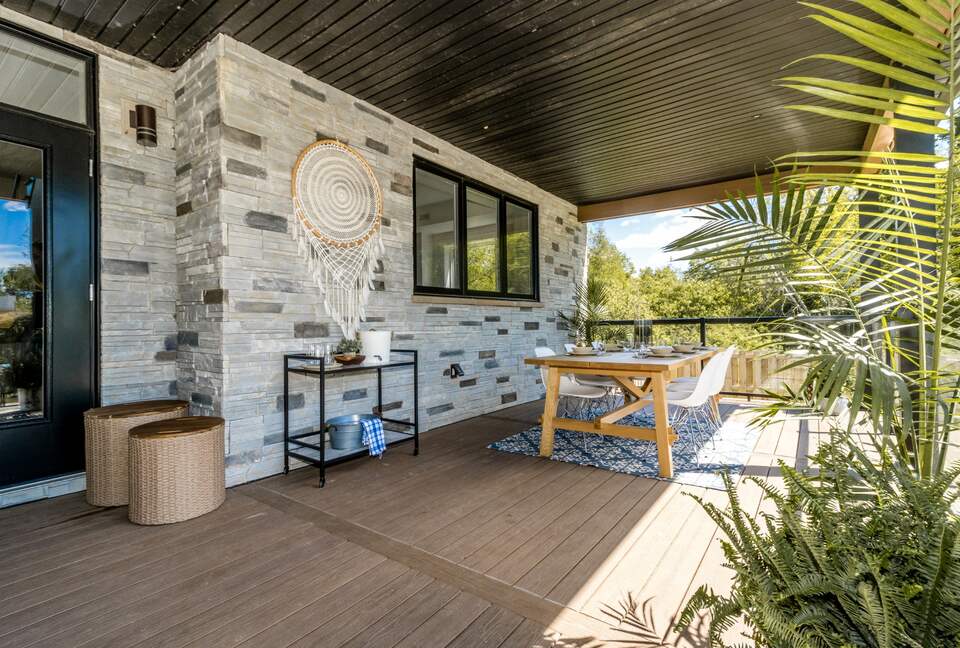 Orchard Villa Retreat - Wolfville, Canada