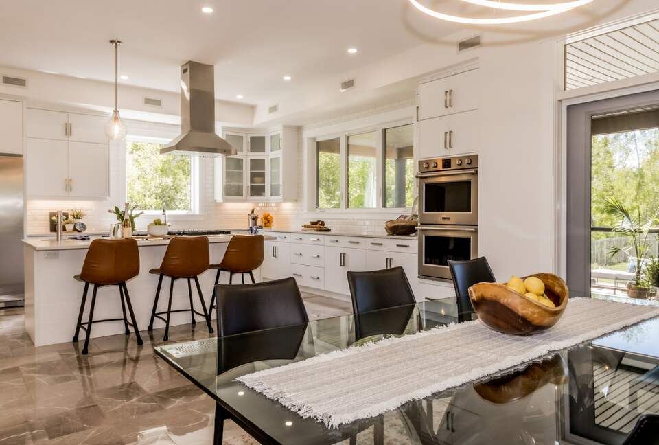 Orchard Villa Retreat - Wolfville, Canada