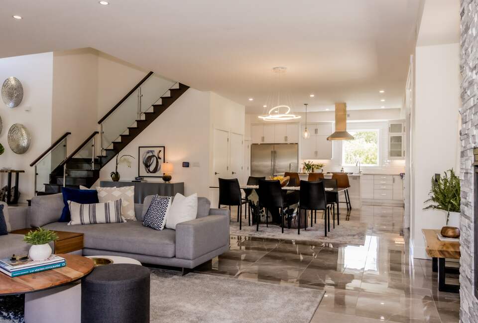 Orchard Villa Retreat - Wolfville, Canada