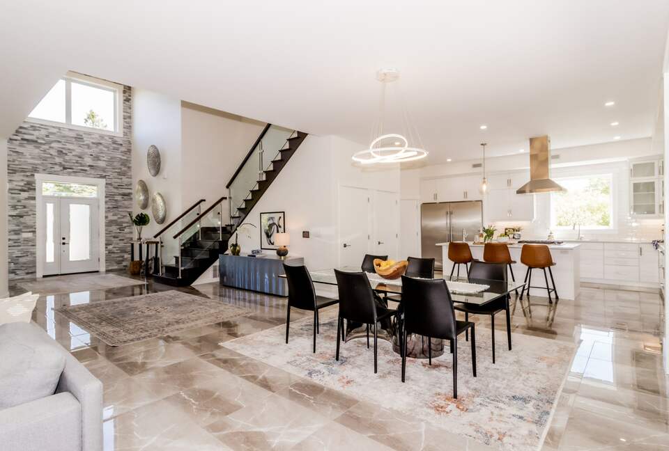 Orchard Villa Retreat - Wolfville, Canada