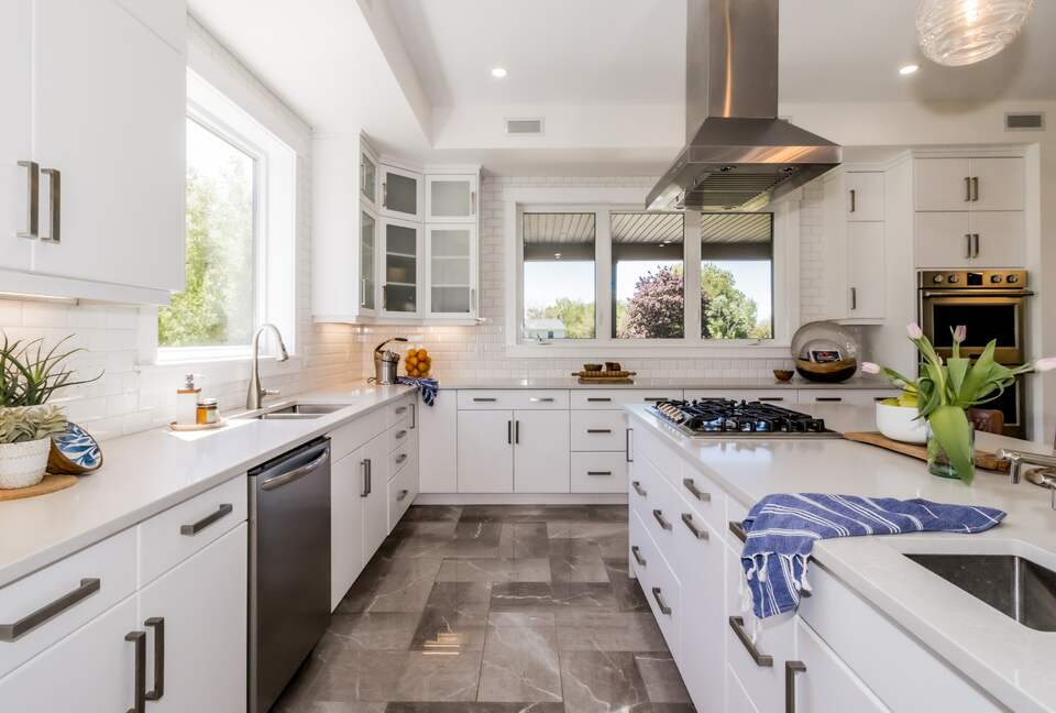 Orchard Villa Retreat - Wolfville, Canada