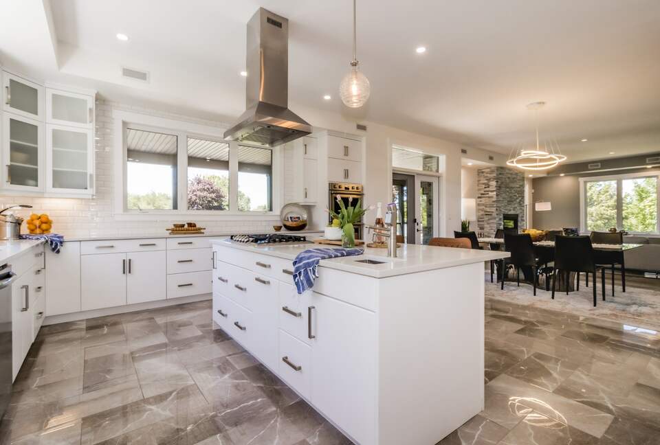 Orchard Villa Retreat - Wolfville, Canada