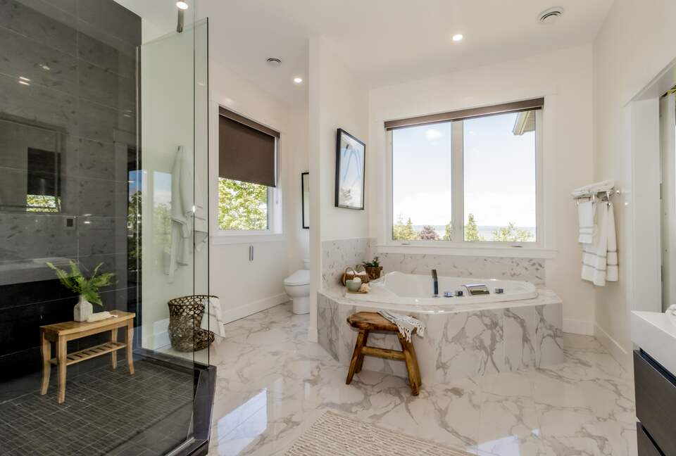 Orchard Villa Retreat - Wolfville, Canada