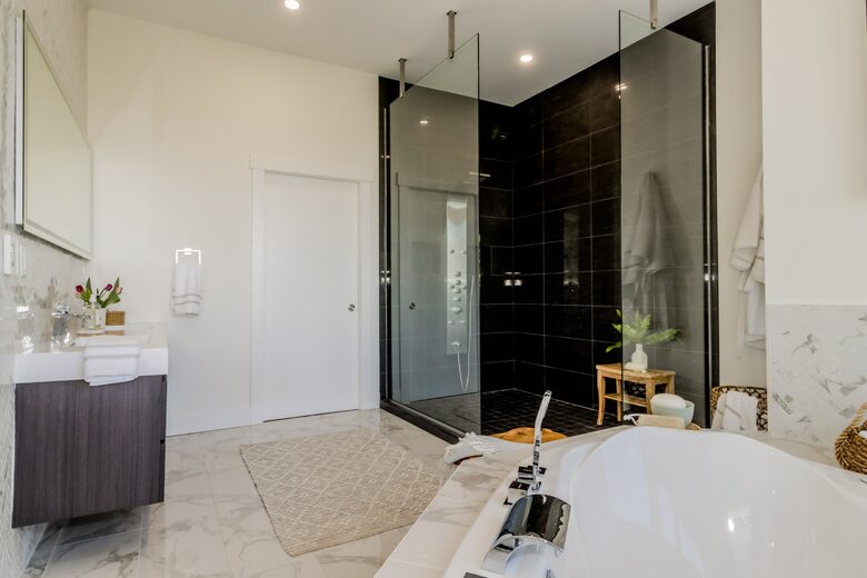 Orchard Villa Retreat - Wolfville, Canada