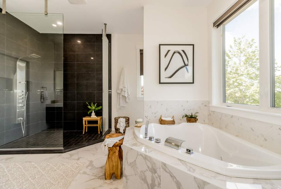 Orchard Villa Retreat - Wolfville, Canada