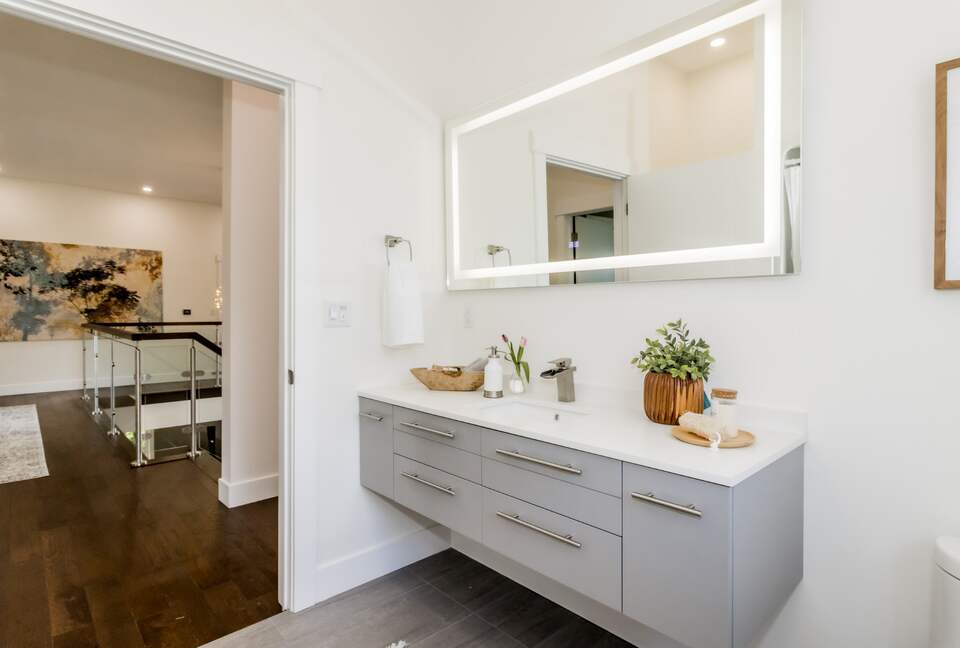 Orchard Villa Retreat - Wolfville, Canada