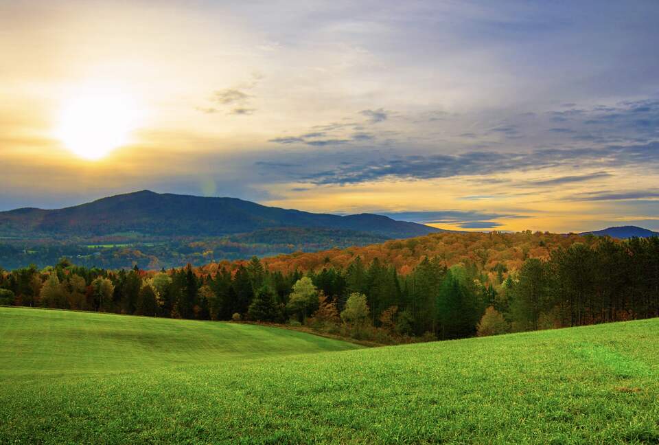 Longwood | Cozy Vermont Country Cottage - West Glover, Vermont