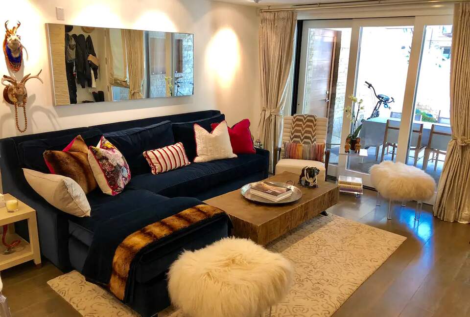 Chic, Cozy Aspen Jewel Box in Center Core - Aspen, Colorado