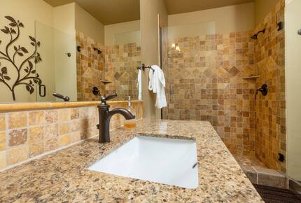 Caldera Springs Getaway - Bend, Oregon