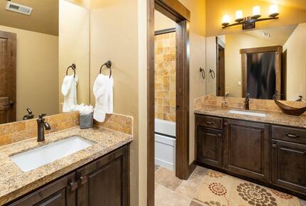 Caldera Springs Getaway - Bend, Oregon