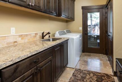 Caldera Springs Getaway - Bend, Oregon