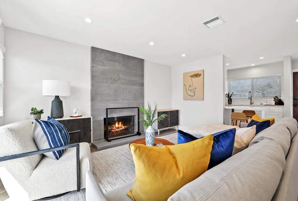 Modern Coastal Two Bedroom Retreat - Corona Del Mar, California