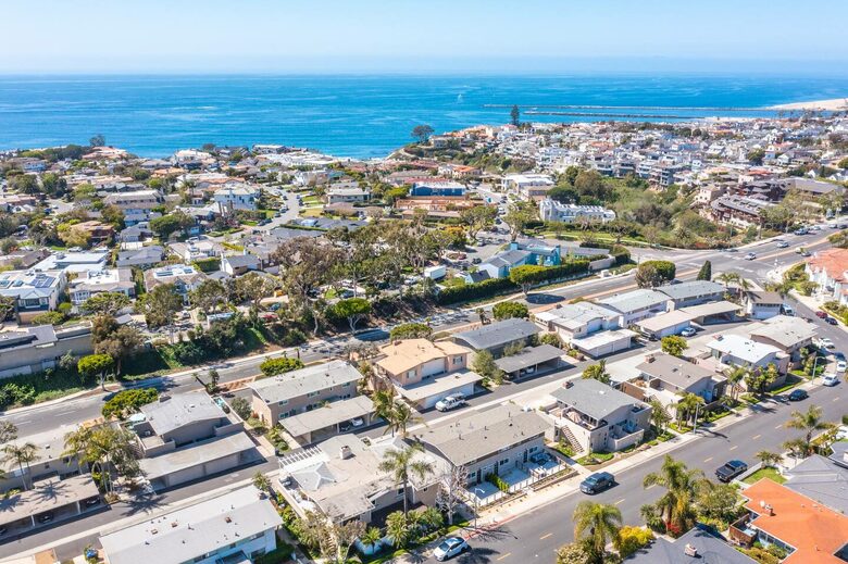 Modern Coastal Two Bedroom Retreat - Corona Del Mar, California