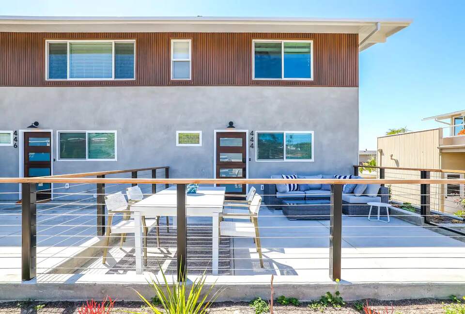 Modern Coastal Two Bedroom Retreat - Corona Del Mar, California