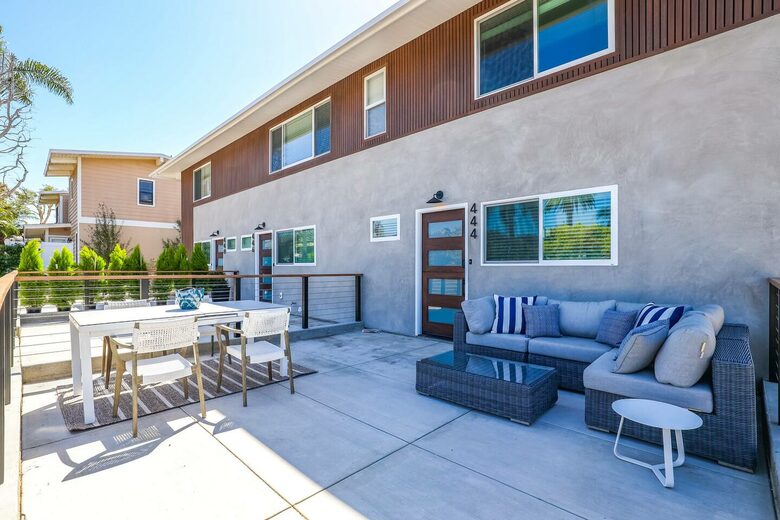 Modern Coastal Two Bedroom Retreat - Corona Del Mar, California