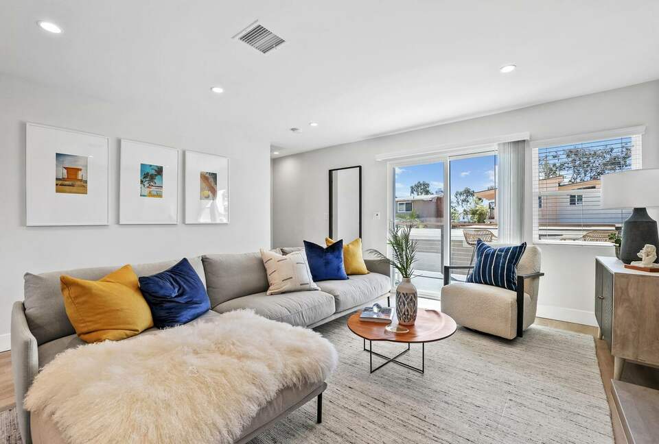 Modern Coastal Two Bedroom Retreat - Corona Del Mar, California