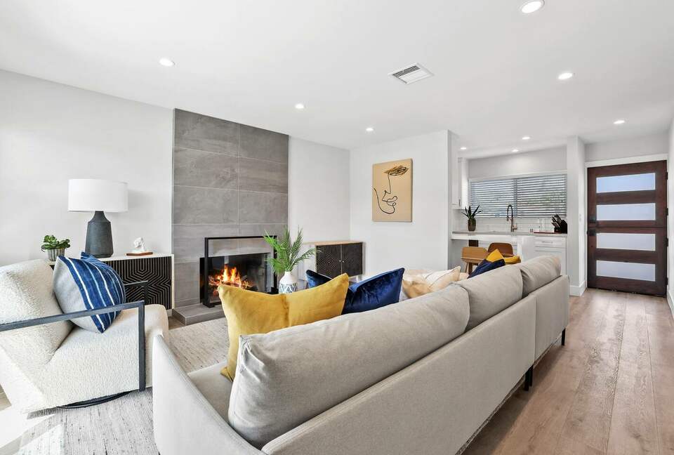 Modern Coastal Two Bedroom Retreat - Corona Del Mar, California