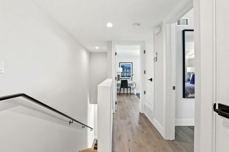 Modern Coastal Two Bedroom Retreat - Corona Del Mar, California