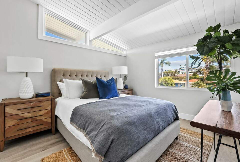 Modern Coastal Two Bedroom Retreat - Corona Del Mar, California