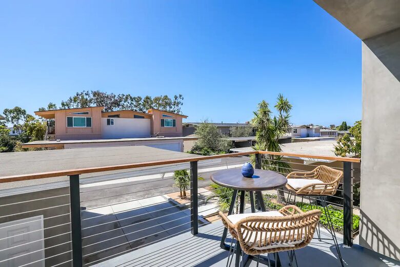 Modern Coastal Two Bedroom Retreat - Corona Del Mar, California