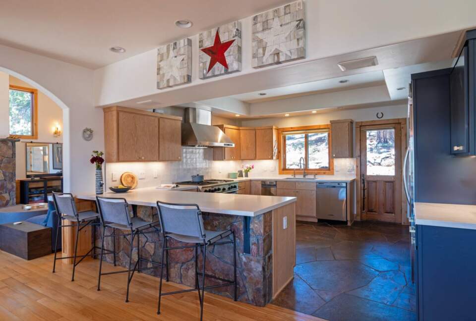 Tahoe Adventure Mountain Getaway - Truckee, California