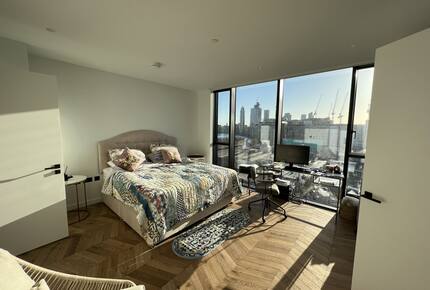 master bedroom en suite and views