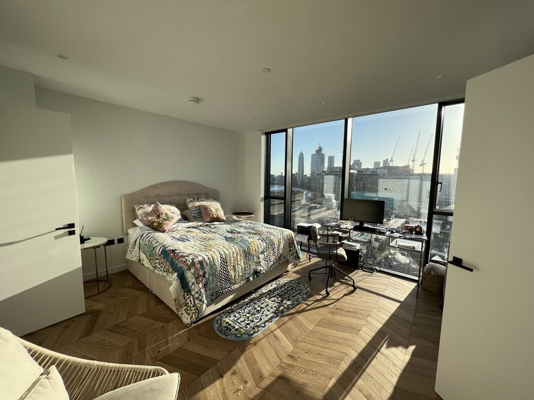 master bedroom en suite and views