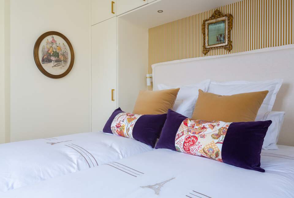 Fontaine de Mars - Paris, France