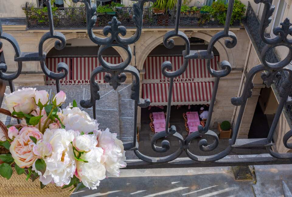 Fontaine de Mars - Paris, France