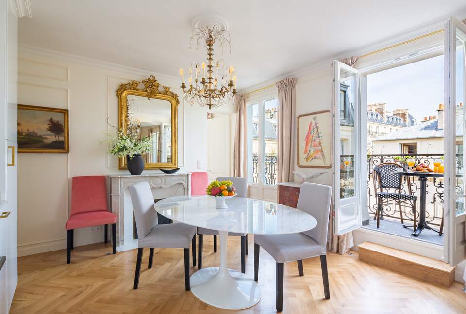 Fontaine de Mars - Paris, France