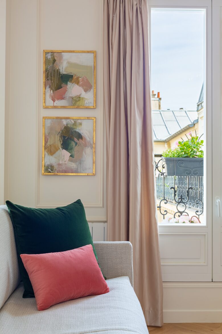 Fontaine de Mars - Paris, France