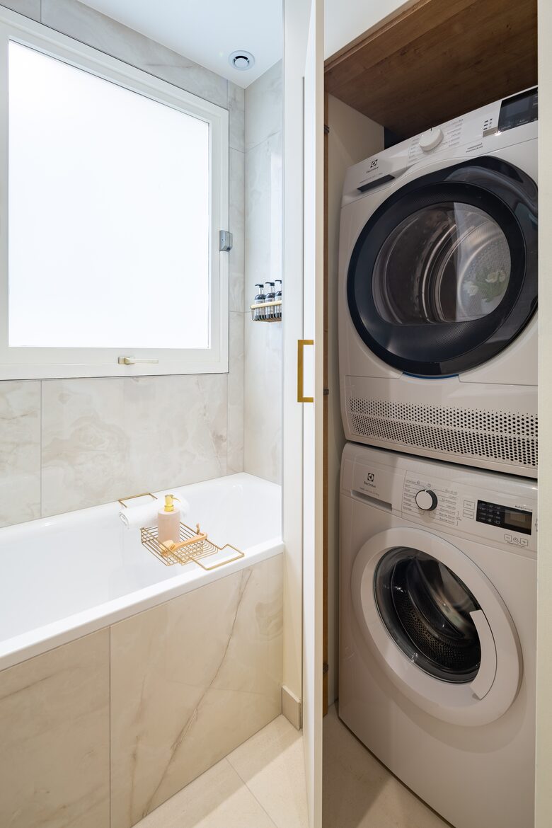 Fontaine de Mars - Paris, France