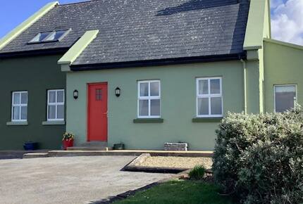 Fuschia Ocean Cottage - Doolin, Ireland