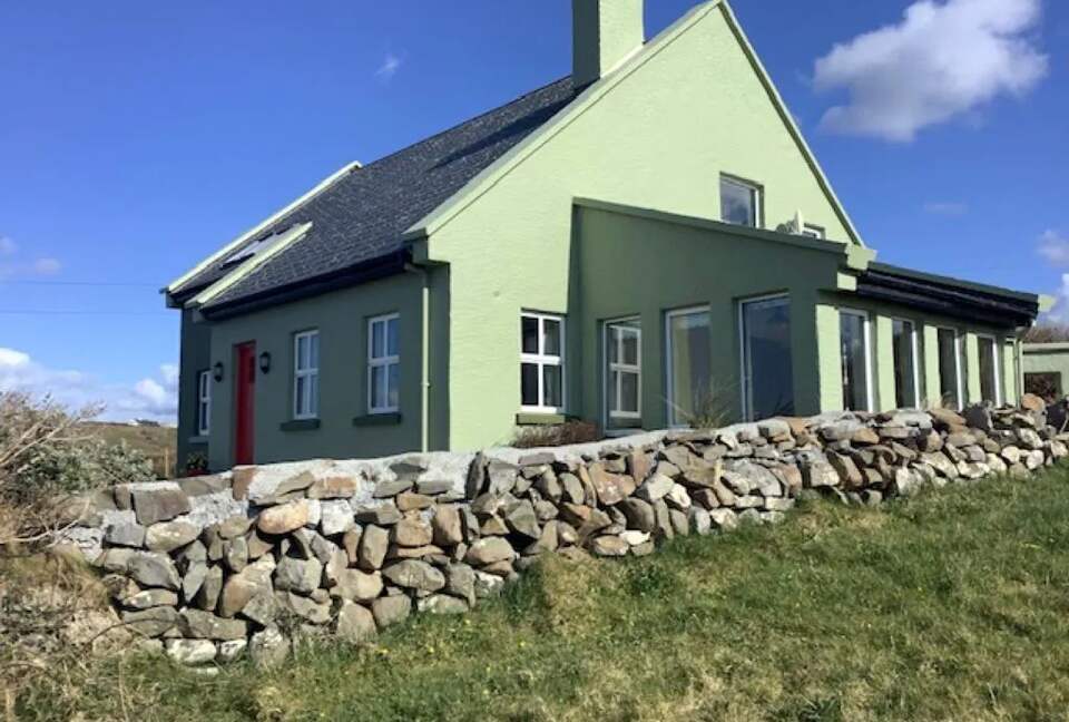 Fuschia Ocean Cottage - Doolin, Ireland